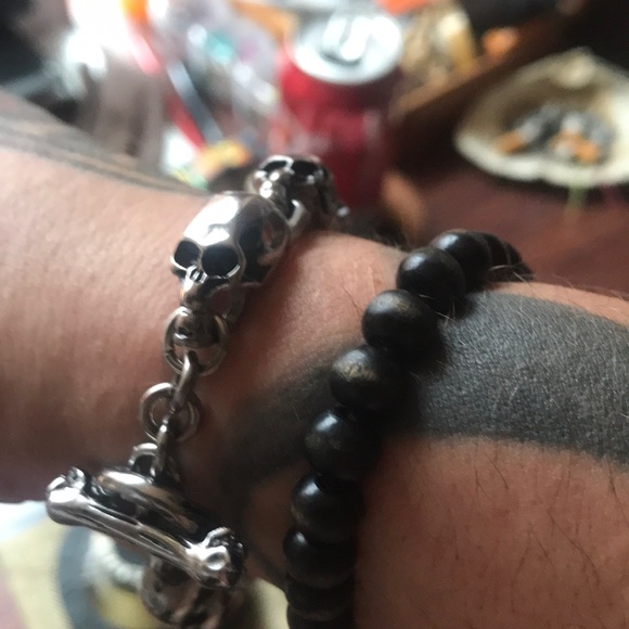 Skull Bracelet - Picture 1 of 3